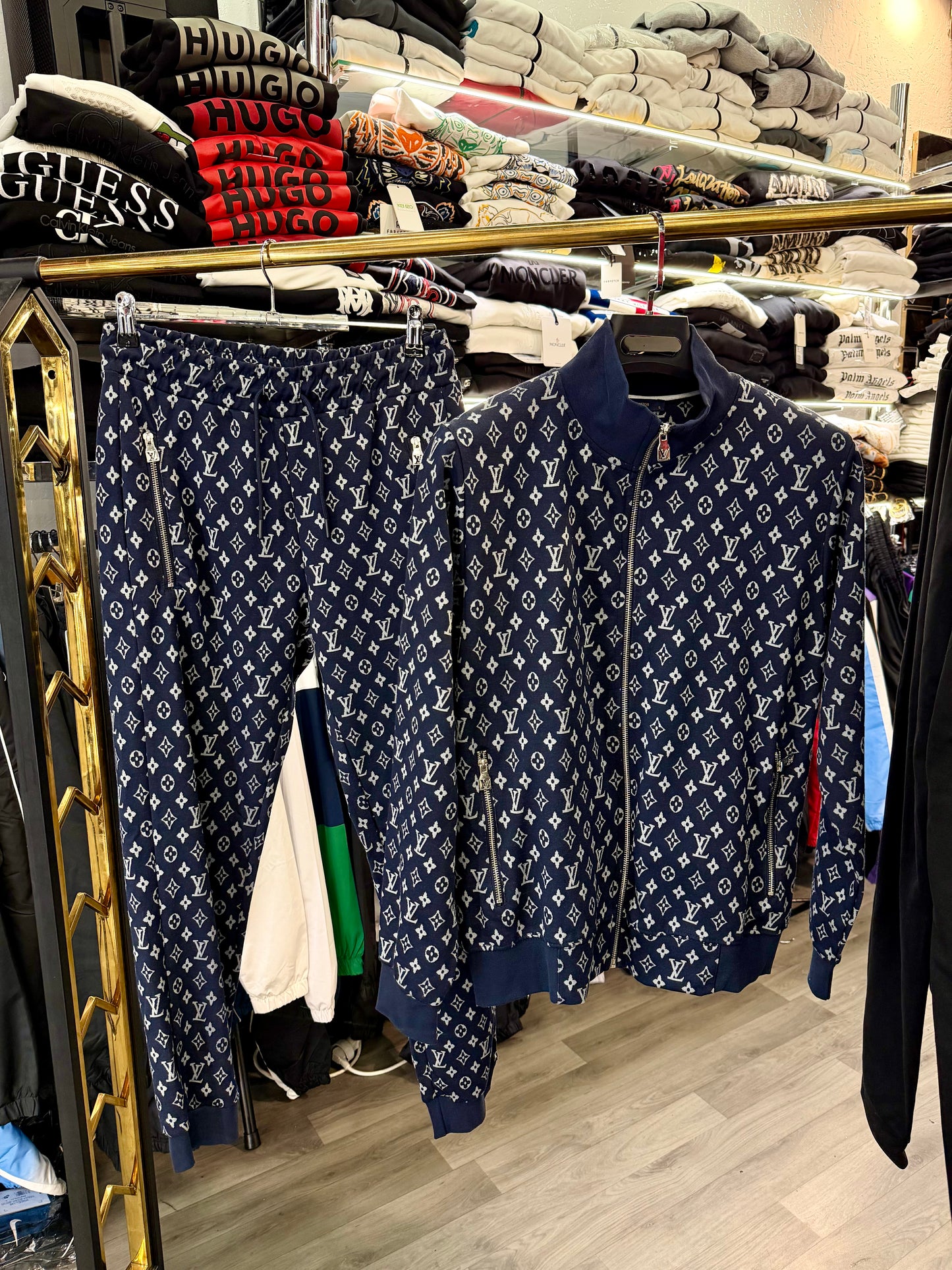 LOUIS VUITTON - ΣΕΤ ΦΟΡΜΕΣ