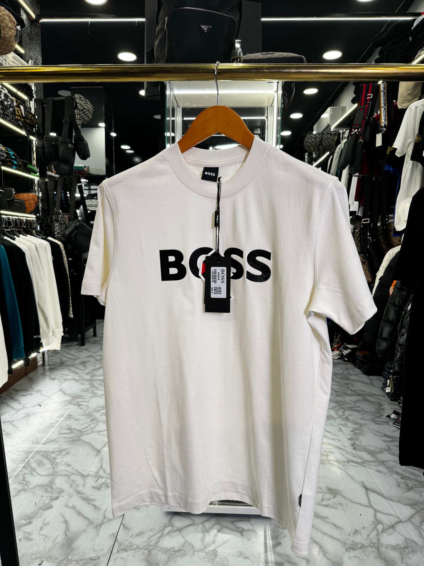 BOSS - T-SHIRT