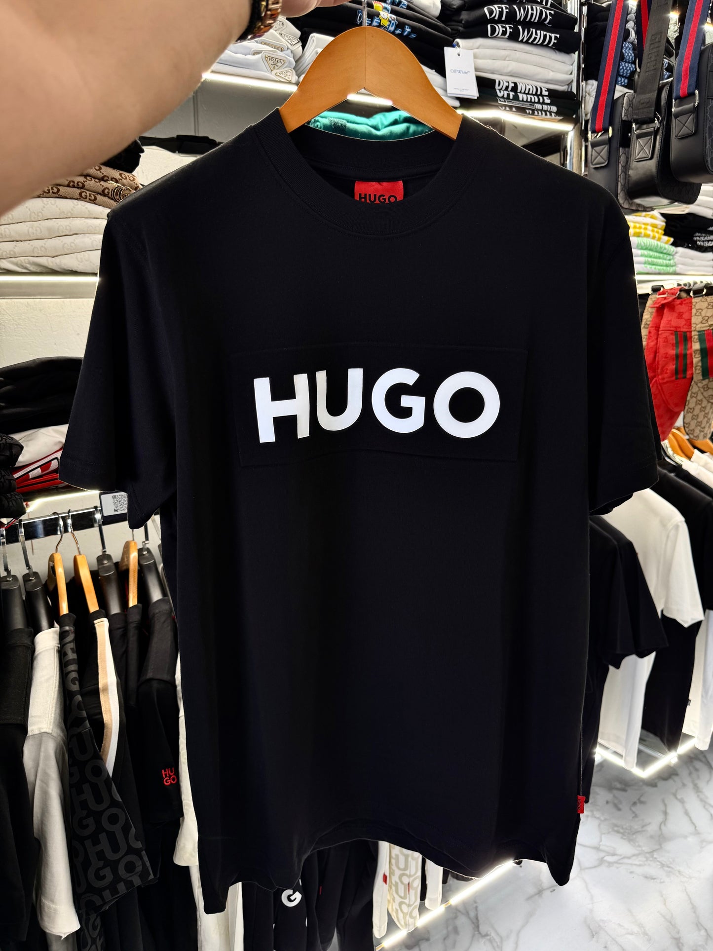 T-SHIRT - HUGO