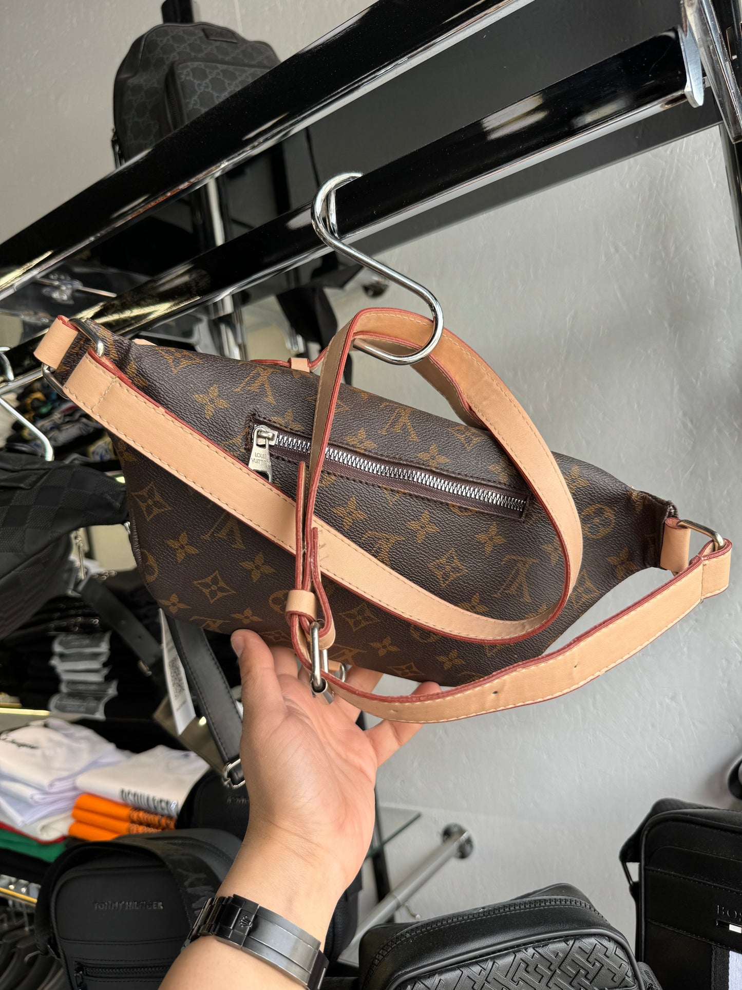 ΤΣΑΝΤΑΚΙ - LV