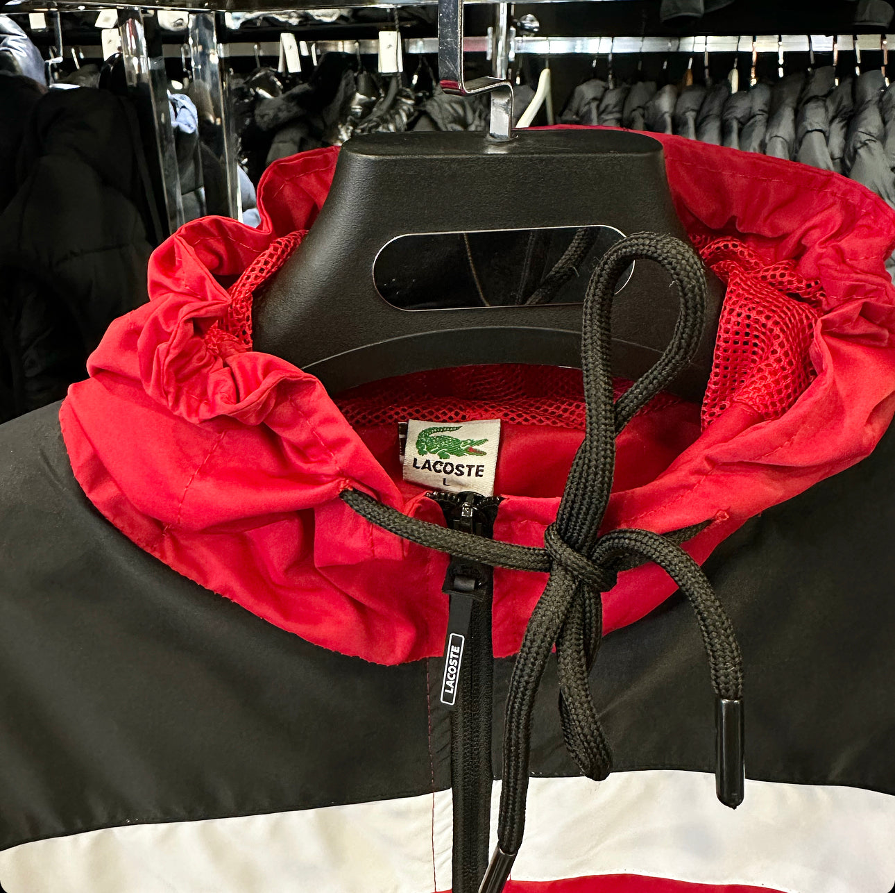 LACOSTE - ΚΟΚΚΙΝΟ ΜΑΥΡΟ ΣΕΤ ΦΟΡΜΕΣ