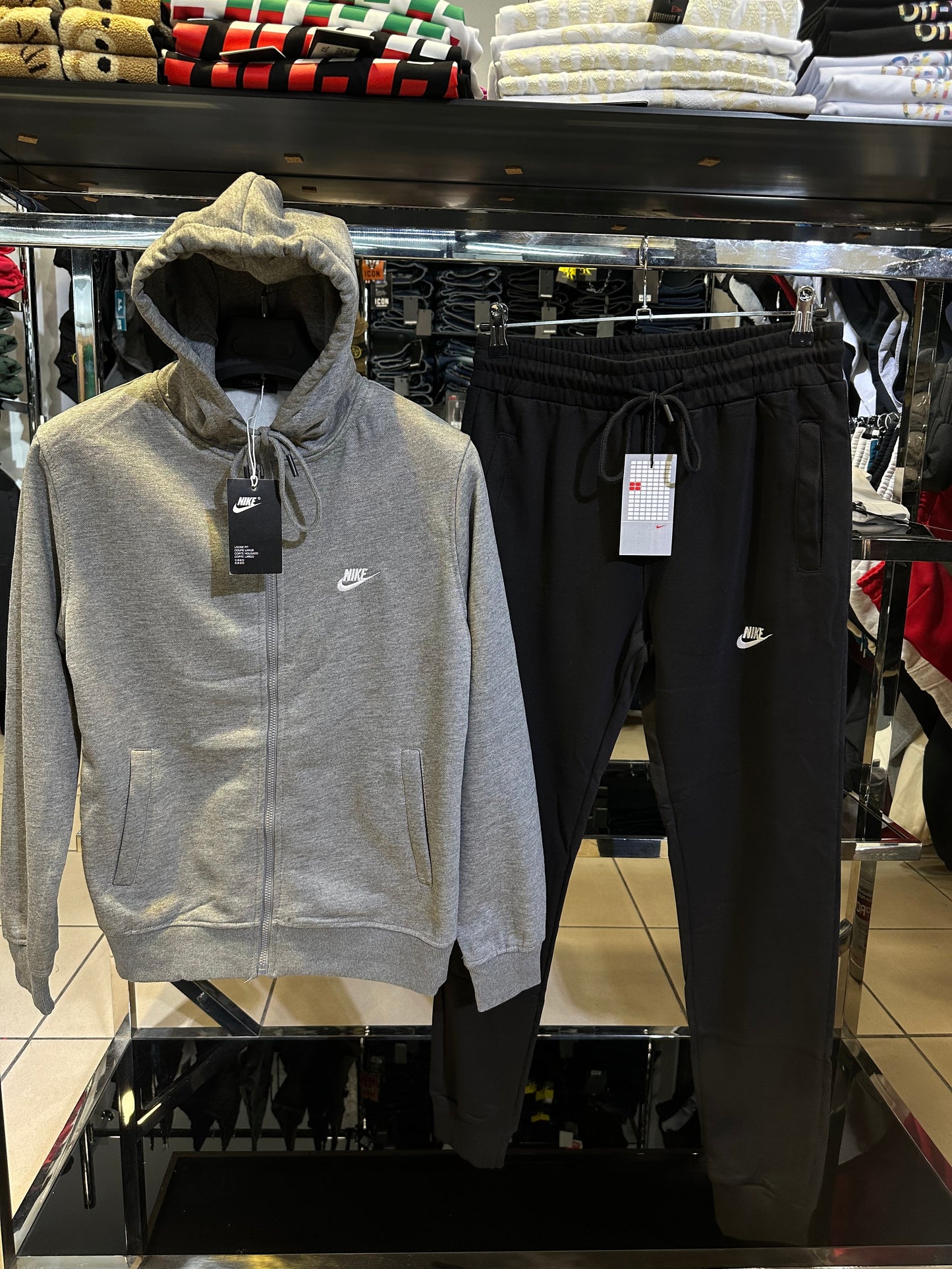 NIKE SPORTSWEAR SET