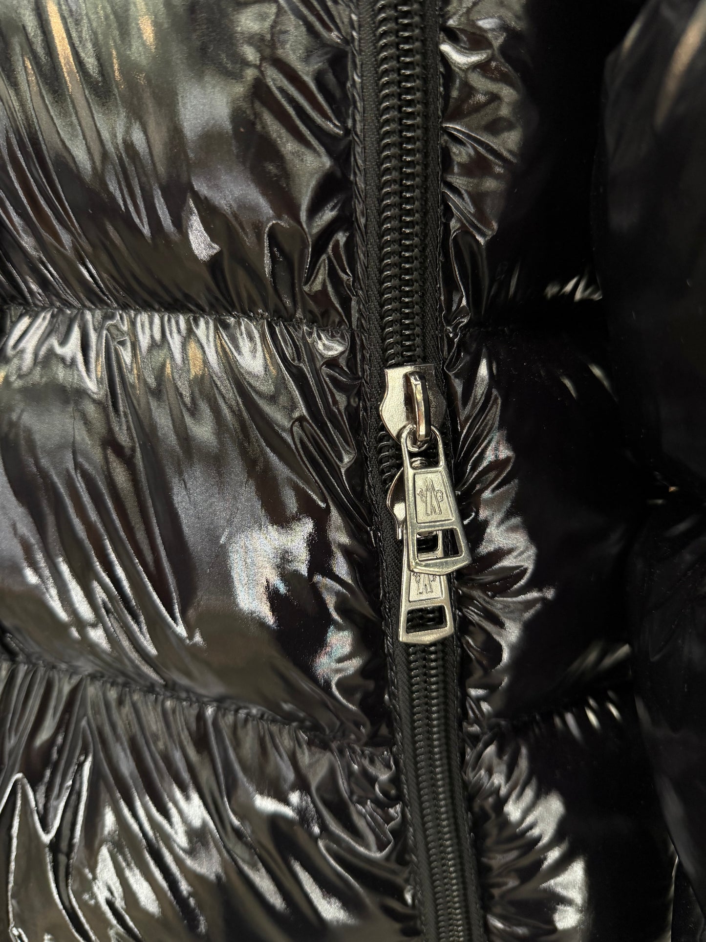 MONCLER - ΜΠΟΥΦΑΝ ΓΥΑΛΙΣΤΕΡΟ