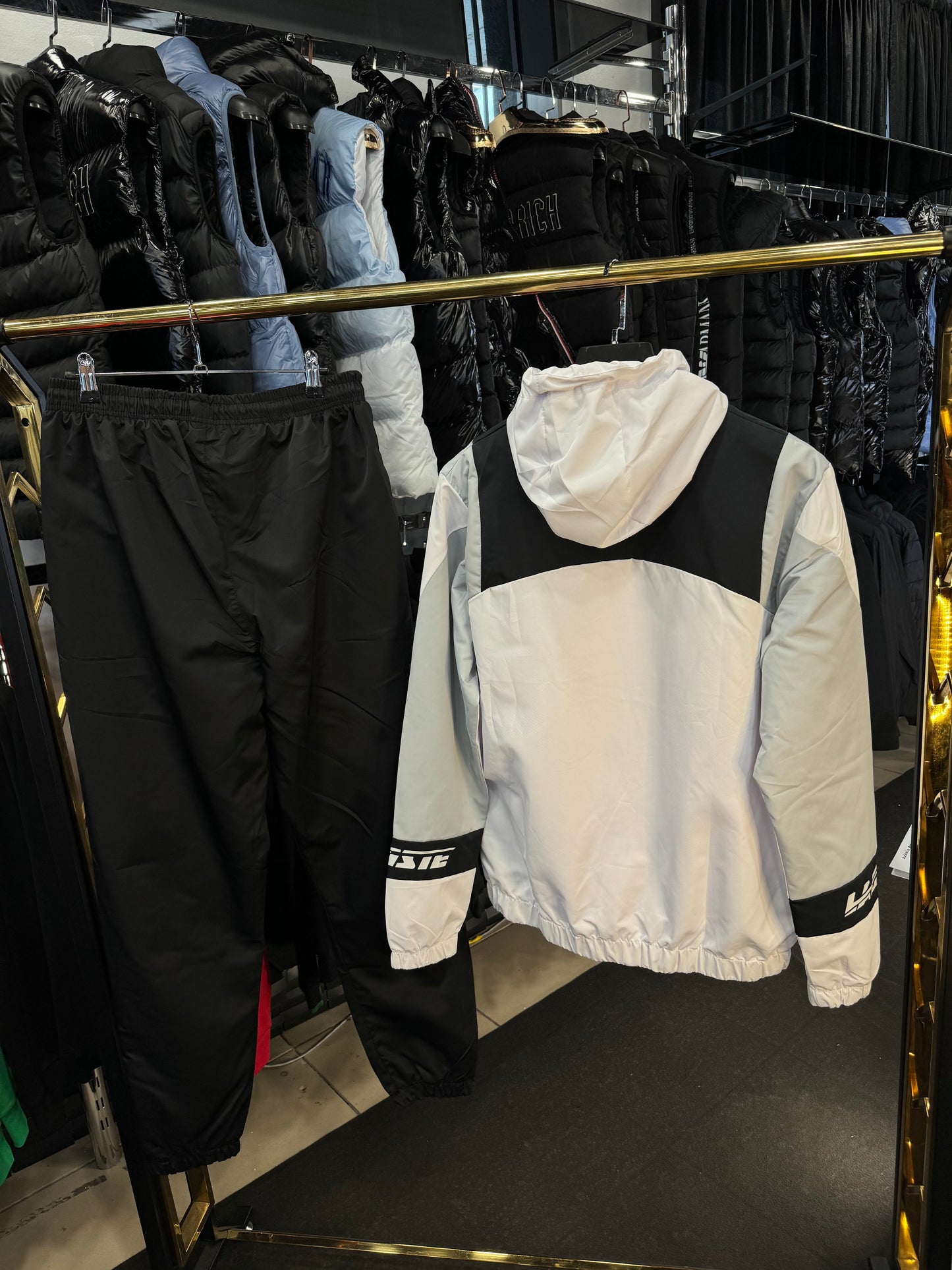 LACOSTE ZAKETA - ΑΝΤΙΑΝΕΜΙΚΟ SALE