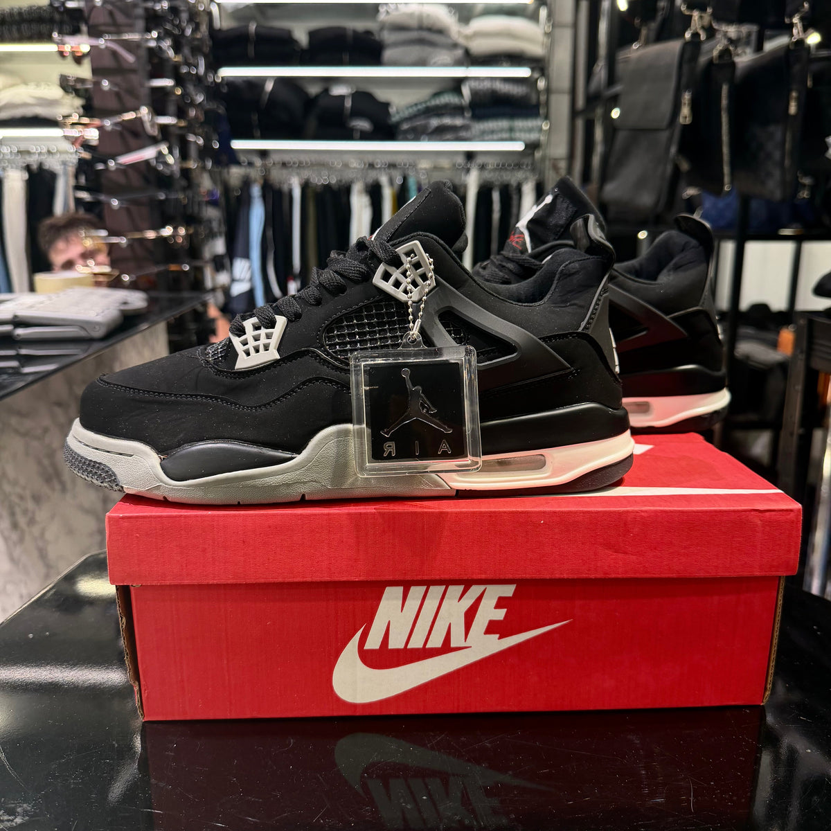 AIR JORDAN 4