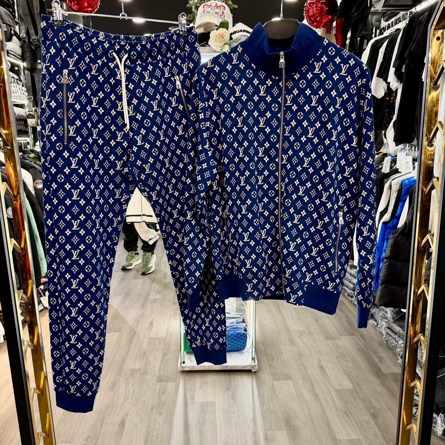 LOUIS VUITTON - ΣΕΤ ΦΟΡΜΕΣ