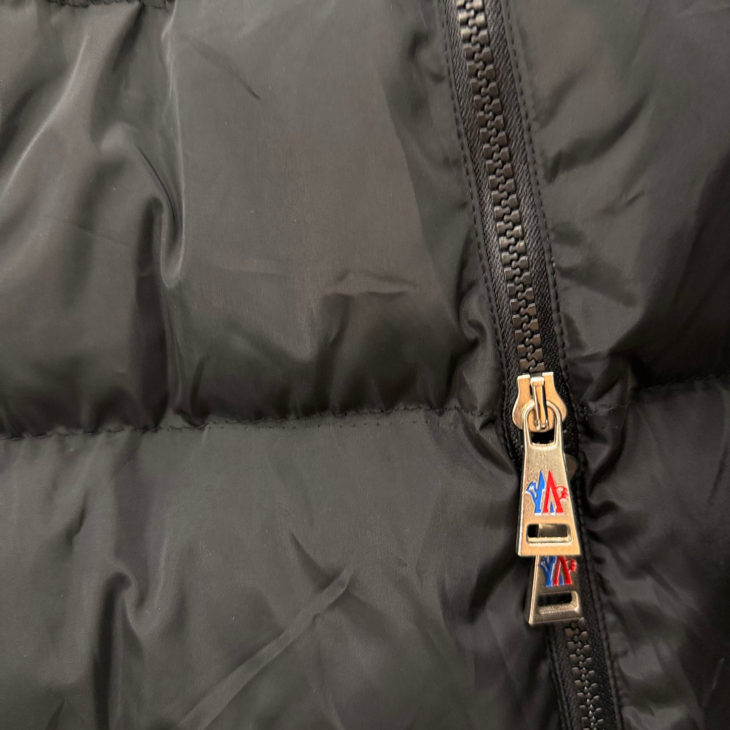 MONCLER - ΜΠΟΥΦΑΝ