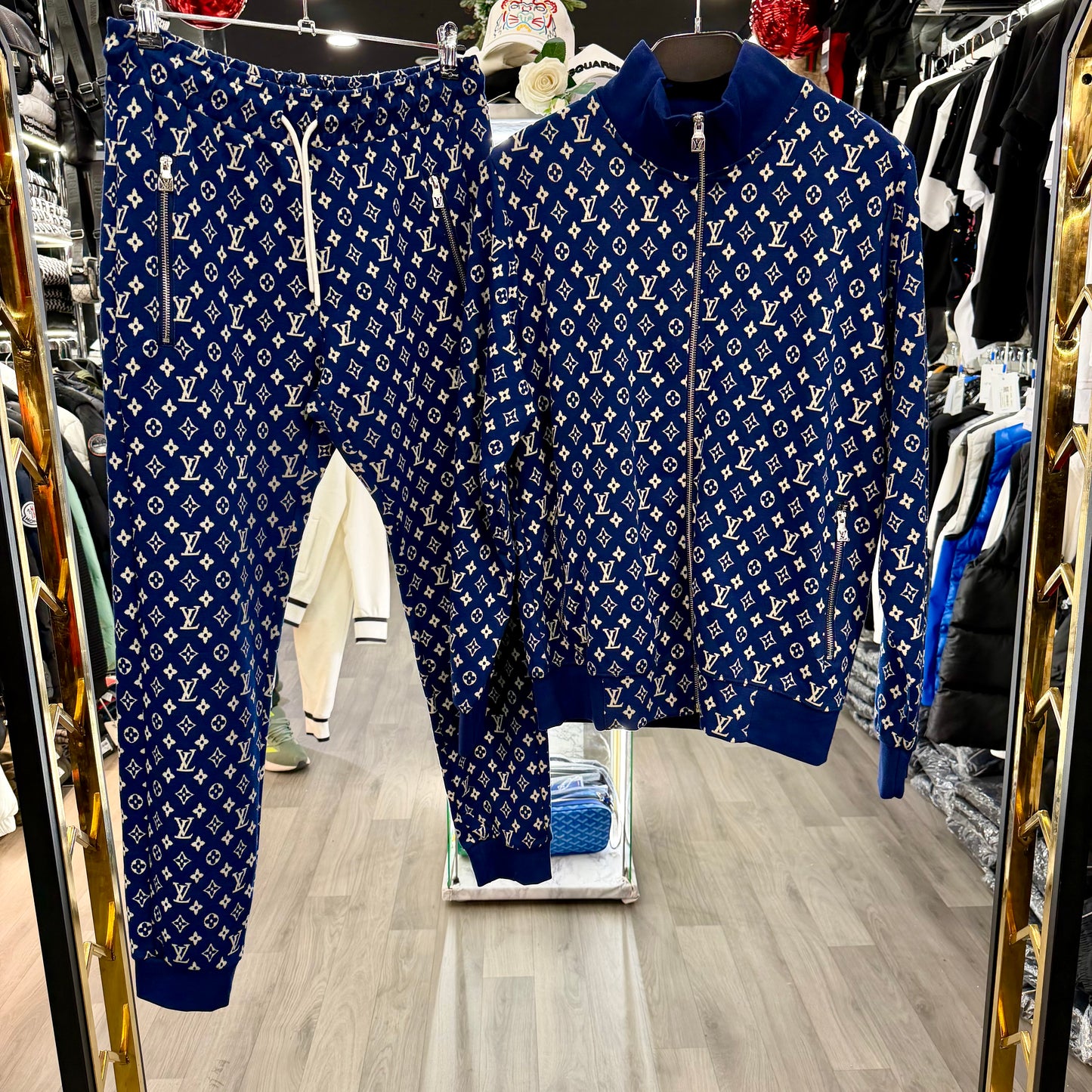 LOUIS VUITTON - ΣΕΤ ΦΟΡΜΕΣ