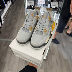 AIR JORDAN 4