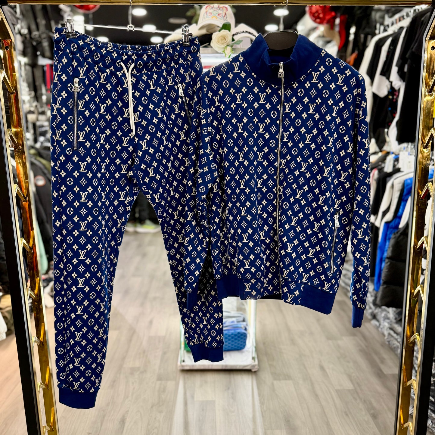 LOUIS VUITTON - ΣΕΤ ΦΟΡΜΕΣ