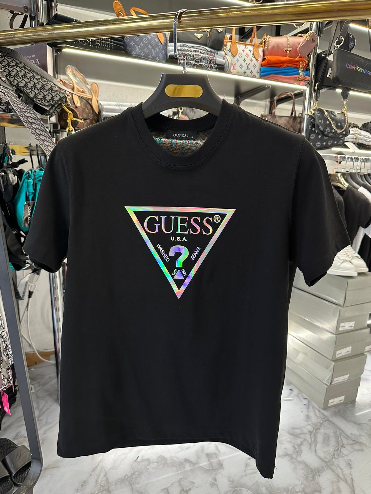 T-SHIRT - GUESS