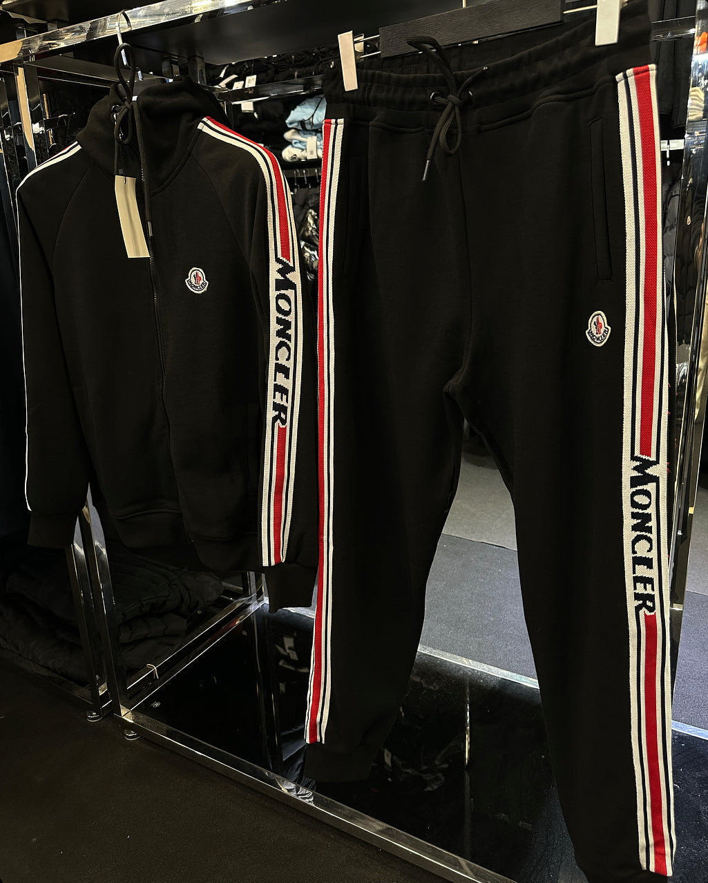 MONCLER ΣΕΤ ΦΟΡΜΕΣ