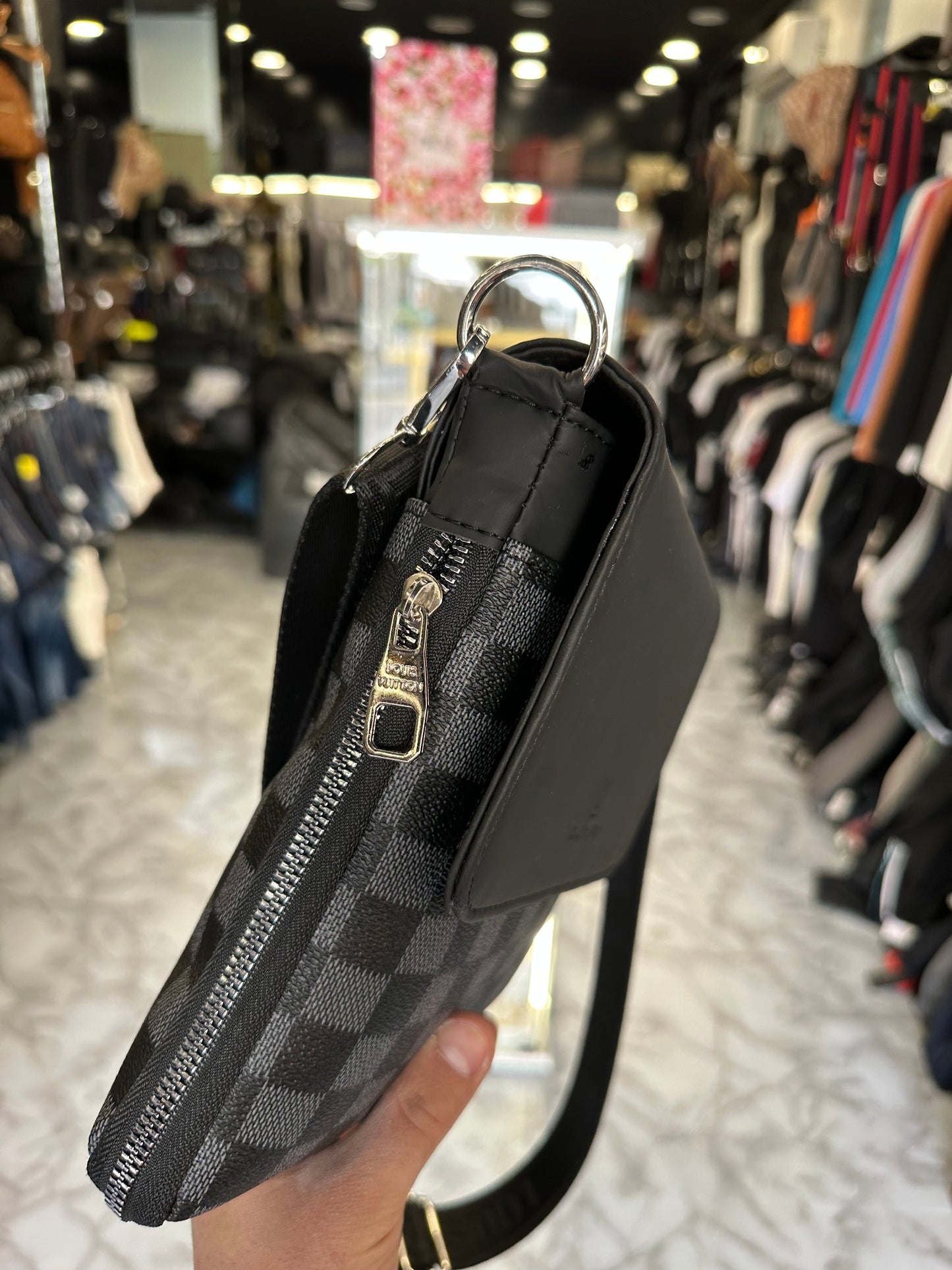 ΤΣΑΝΤΑΚΙ - LV