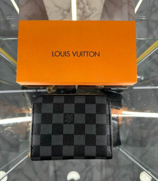 ΠΟΡΤΟΦΟΛΙ - LOUIS VUITTON