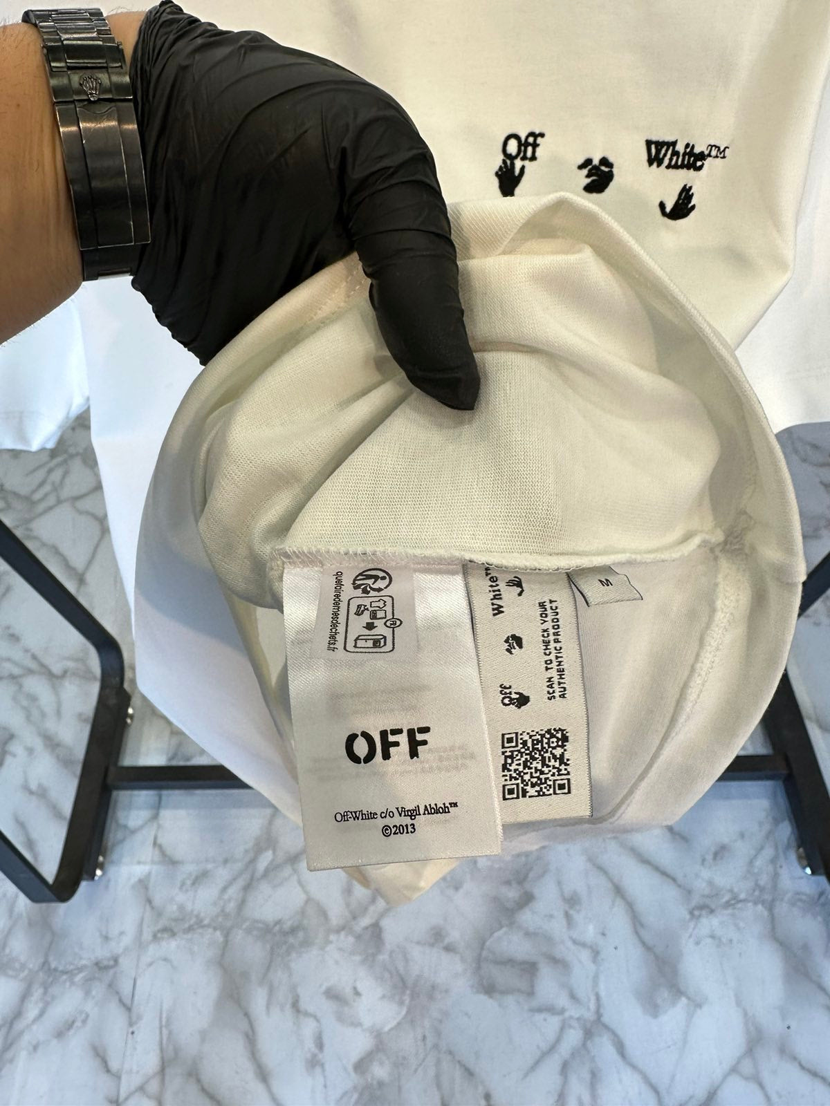 T-SHIRT - OFF WHITE