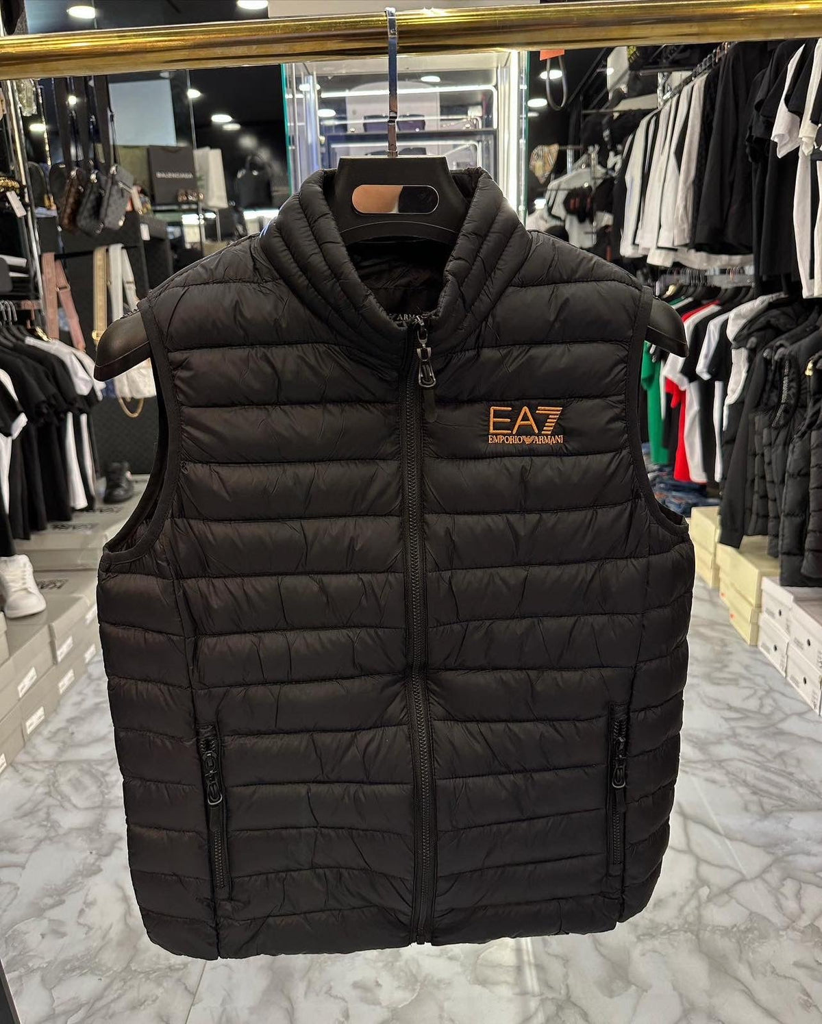 ARMANI - ΑΜΑΝΙΚΟ ΜΠΟΥΦΑΝ 2026