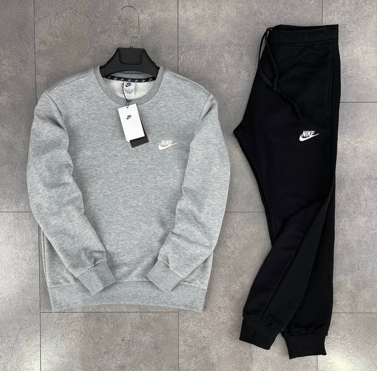 NIKE SPORTSWEAR SET