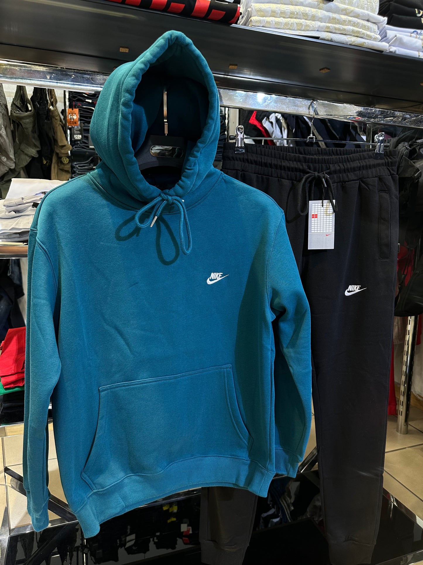 NIKE SPORTSWEAR SET