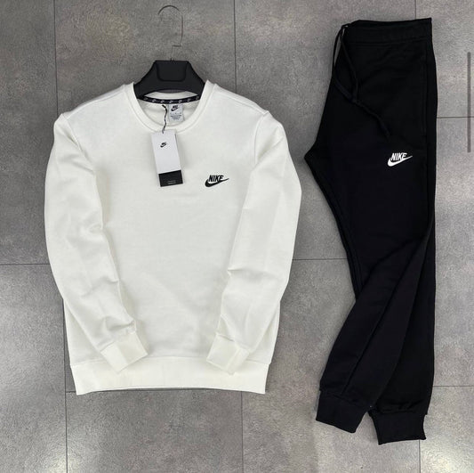 NIKE SPORTSWEAR SET